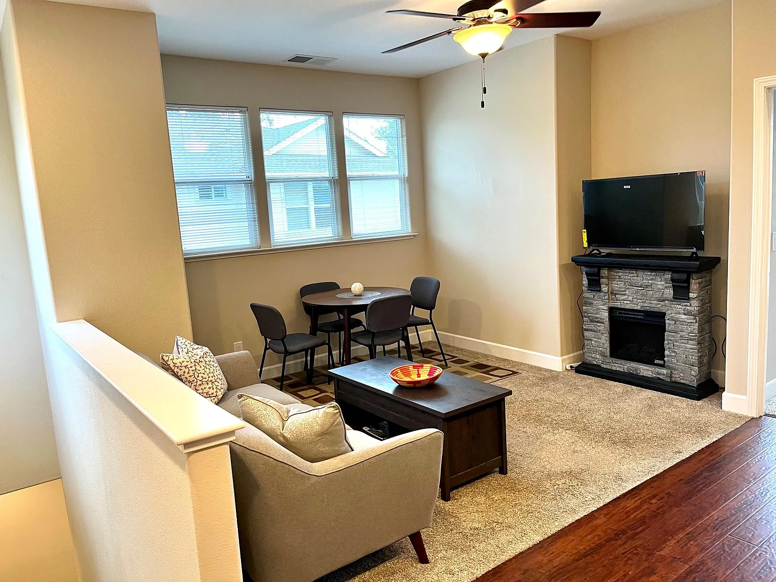 1 bed, 633 sqft, $2,100 — Photo 2