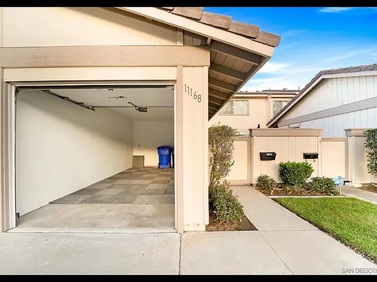 11168 Poblado Rd — Photo 4
