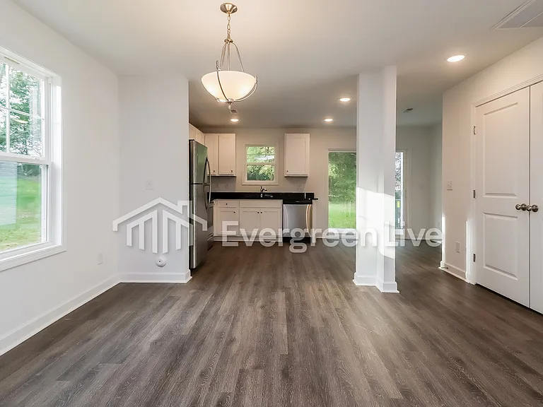 147 Arizona Pl NW — Photo 5