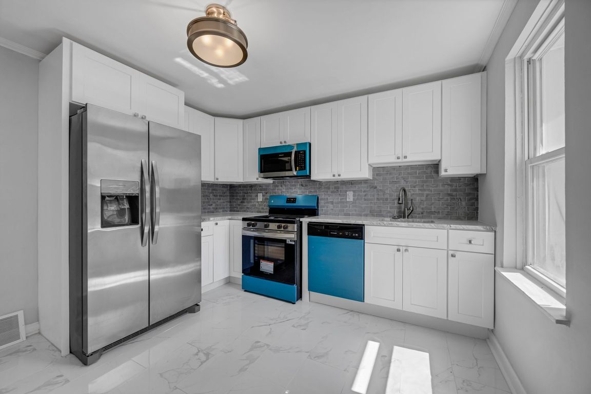 next background image