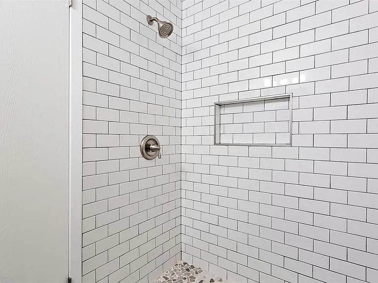 1905 Farnswood Dr — Photo 14