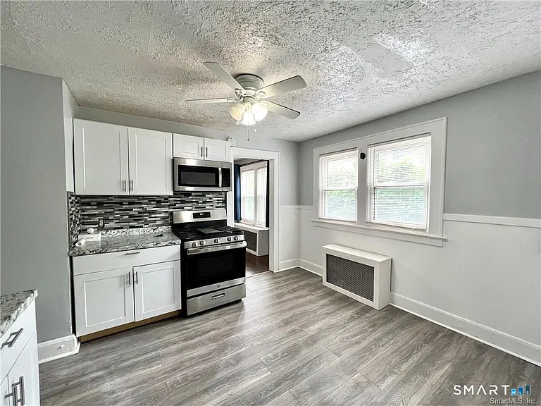 1105 Hillside Ave — Photo 7