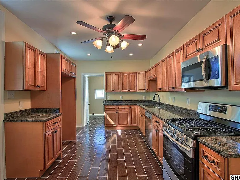 1414 Green St — Photo 16