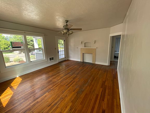 5th image of 251 Whitman St S