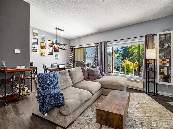 3rd image of 26420 Pennsylvania Avenue NE #D70