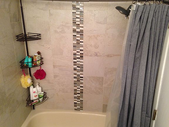 Upstairs full bathroom