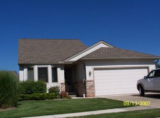 510 Sycamore Cir, Saline, MI 48176