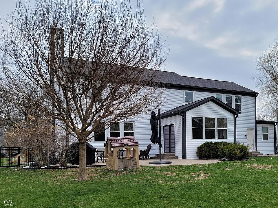 2nd image of 15428 Cornflower Ct