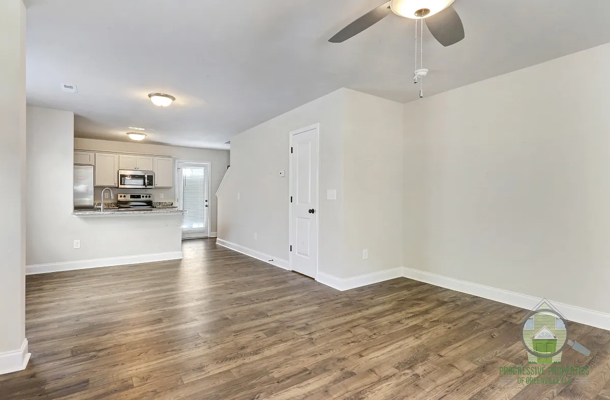 111 Sitton Drive - A — Photo 2