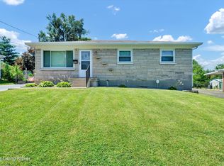 5210 Woodhill Ln, Louisville, KY 40219