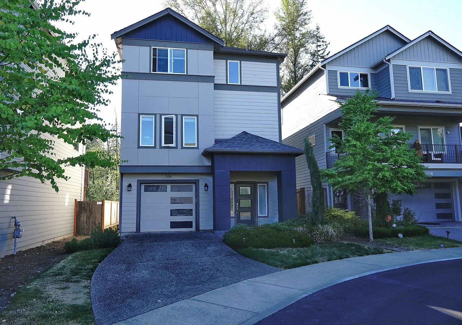 Spacious 4 Bedroom home in North Lynnwood/South Everett — Photo 1