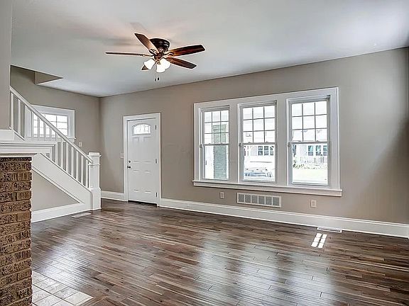 4th image of 895 S Champion Ave