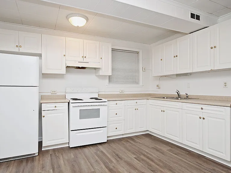 2423 Sunset Rd #B — Photo 4