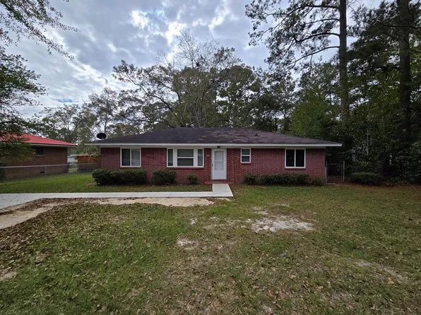 203 Naomi Dr, Dothan, AL 36301