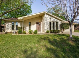 615 Edwards Dr, Denison, TX 75020