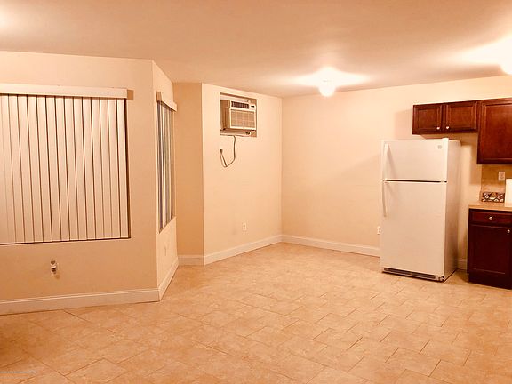 5th image of 17 Malibu Ct #1
