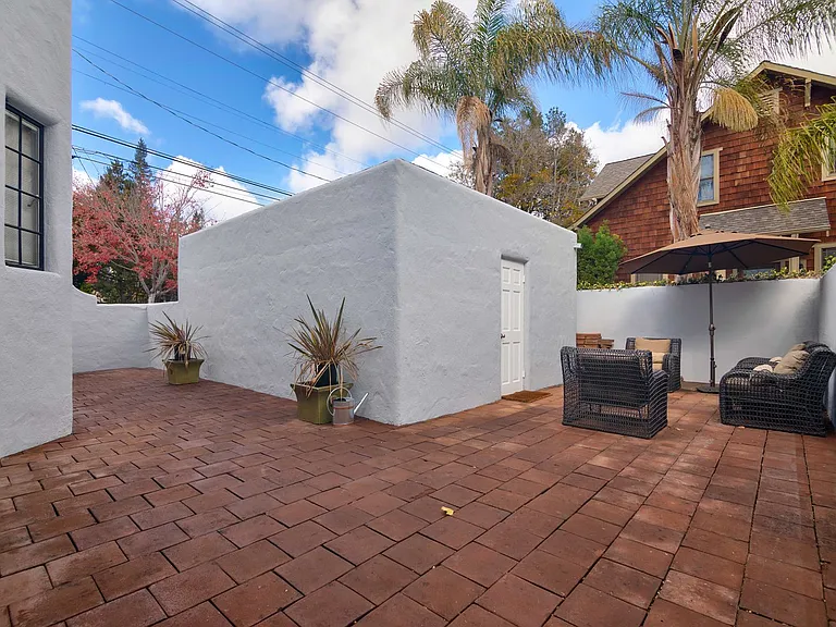 203 Bryant St — Photo 8