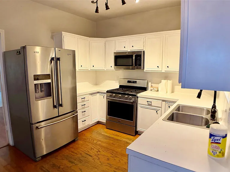 17743 Seven Pines Dr — Photo 3