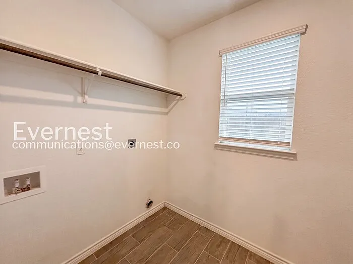 853 Freedom Cir — Photo 13