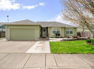 1238 46th Ct, Sweet Home, OR 97386