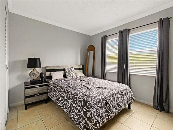 5th image of 760 SE 2nd Ave #10H