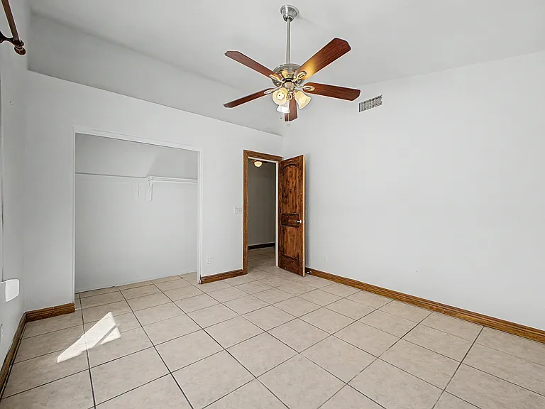 8544 W Holly St — Photo 13