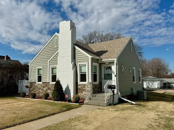 1015 West Ave, Holdrege, NE 68949