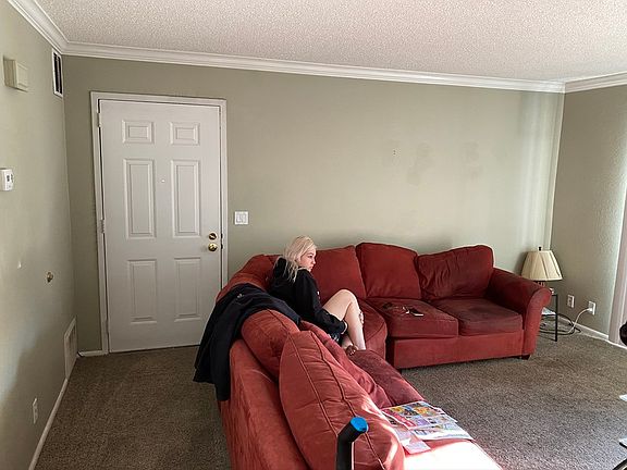 4th image of 1096 E Quail Dr