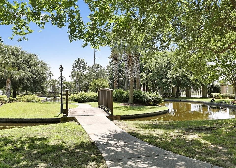 2nd image of 122 Palmetto