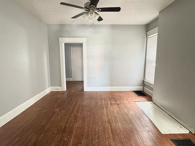 2nd Living room/Dining room