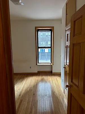 Rented by Batra Group Inc | media 10