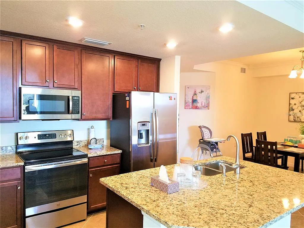 3 bed, 2.0 bath, 1286 sqft, $2,800 — Photo 4