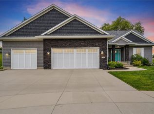 7109 Goodlove Ct NW, Palo, IA 52324