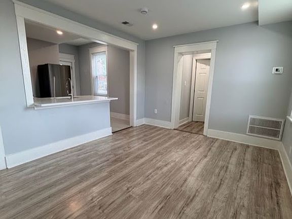 5th image of 313 Delaware Ave #1