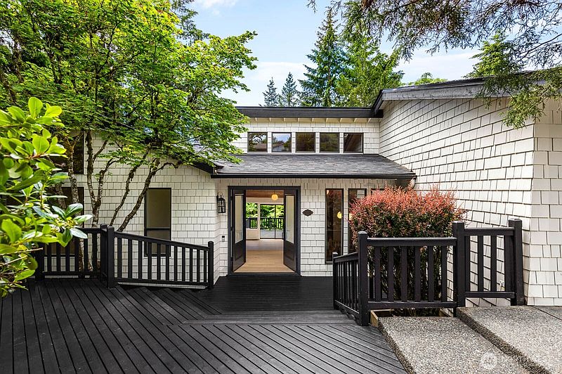 5th image of 4529 153rd Ave SE