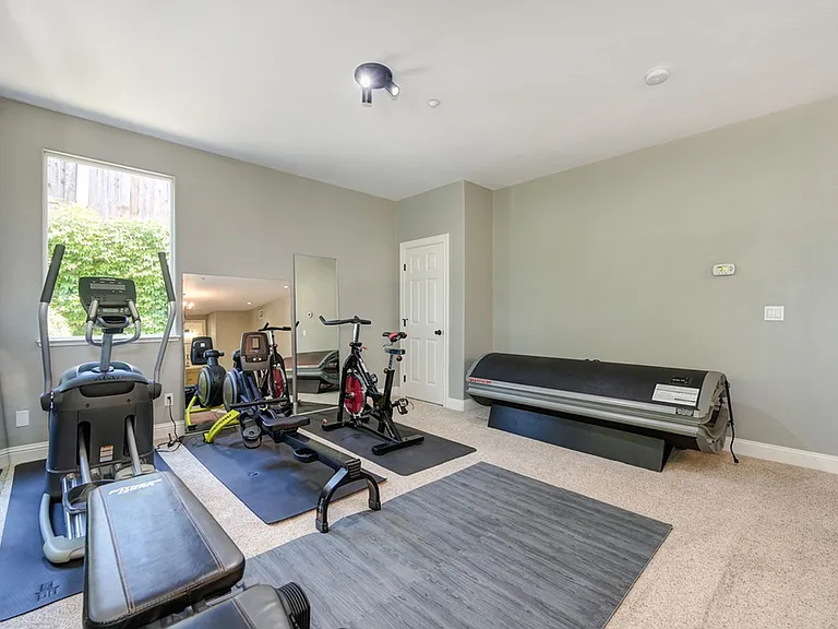 7029 Pembroke Way — Photo 55