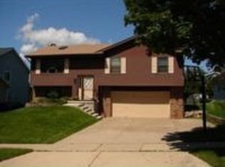 410 Diving Hawk Trl, Madison, WI 53713