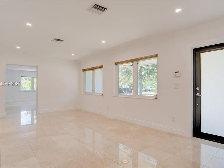 500 SW 51st Ct — Photo 14