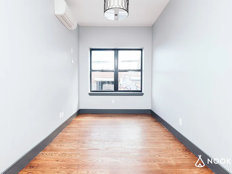 269 Meserole St #1F — Photo 4