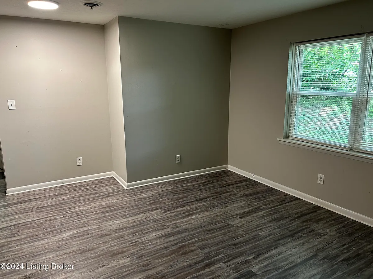 Building Photo - 449 Mount Holly Ave #2