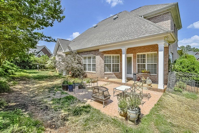 1st image of 186 Lake Commons Dr