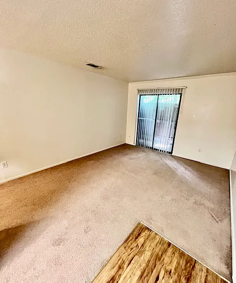 201 W Spence St #7B — Photo 2