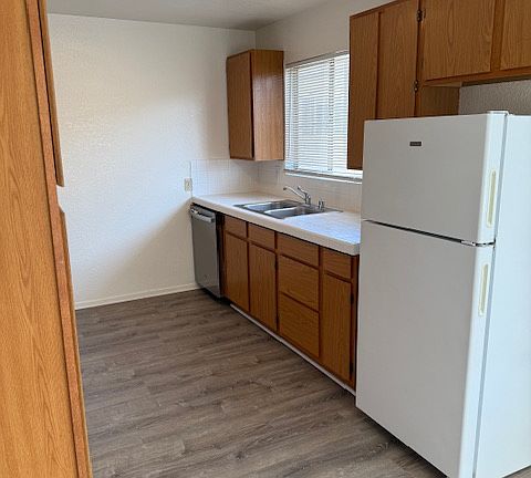 5th image of 843 Roble Ave #3