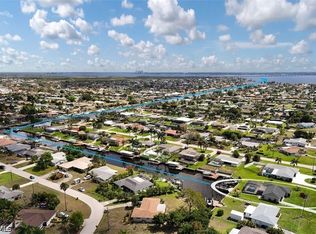 1721 SE 29th Ln, Cape Coral, FL 33904