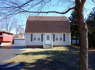 357 Catalpa Ave, Wood Dale, IL 60191