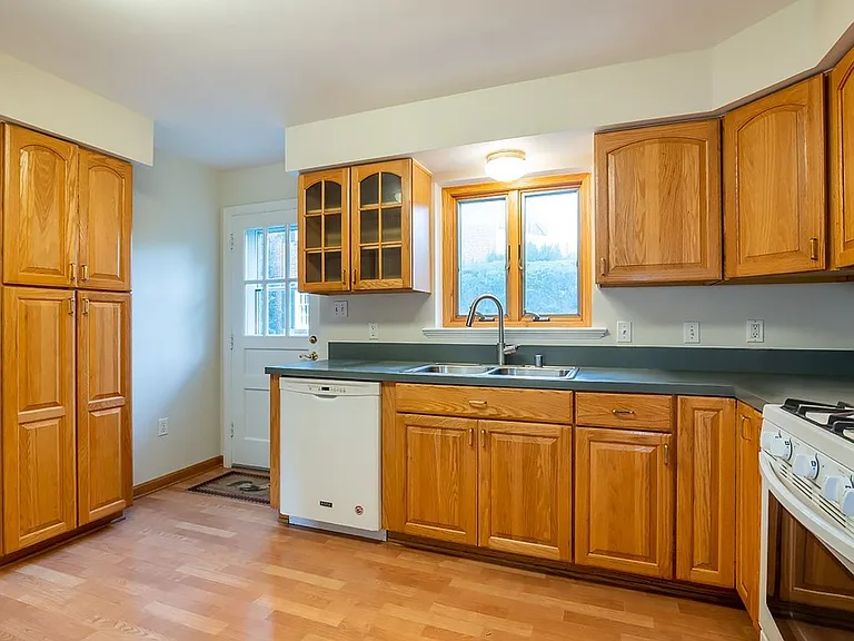 6400 Ruffin Rd — Photo 12