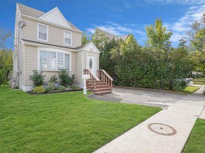 66 Kenmore Road, Valley Stream, NY, 11581