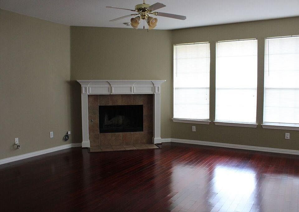 2nd image of 2519 Cambridge Dr