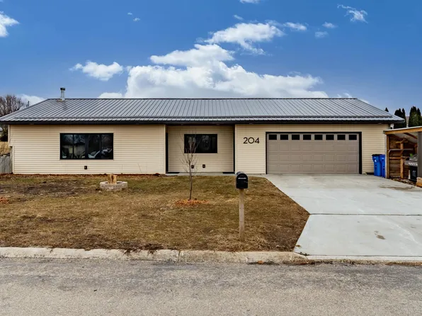 204 C Ave, Grundy Center, IA 50638