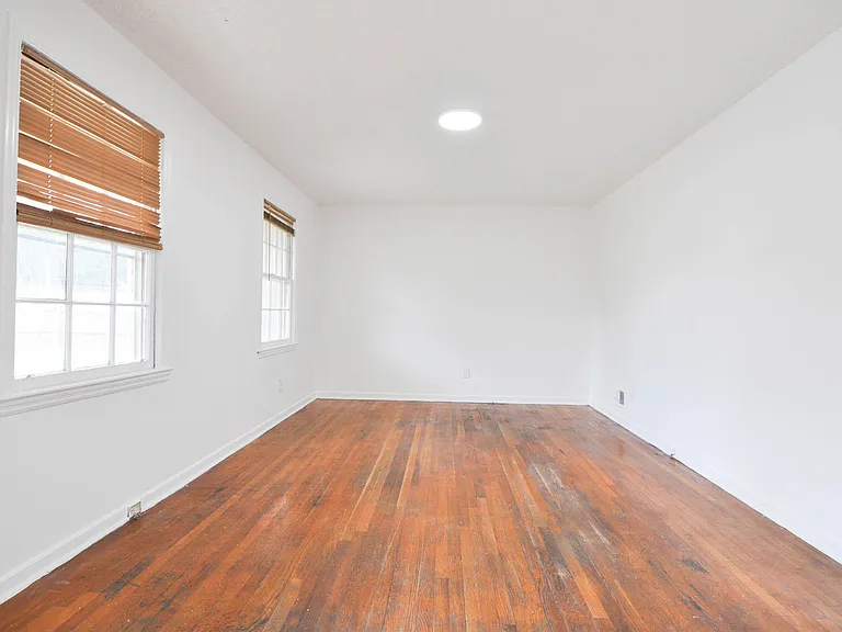 101 Lloydwood Dr — Photo 10